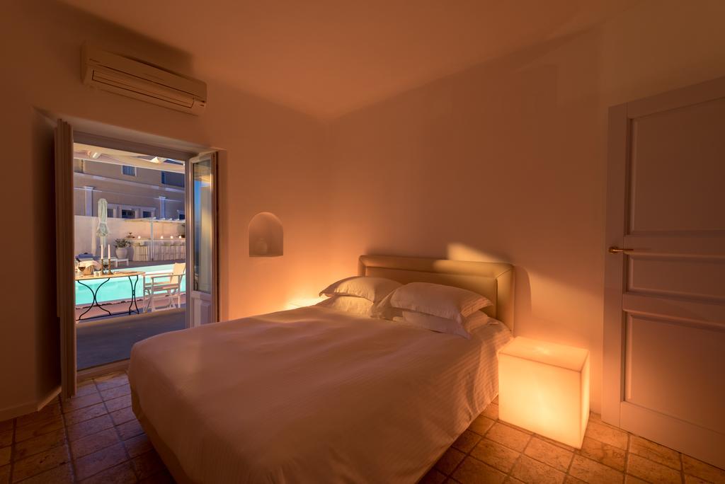 Aria Suites&villas Fira (Santorini)